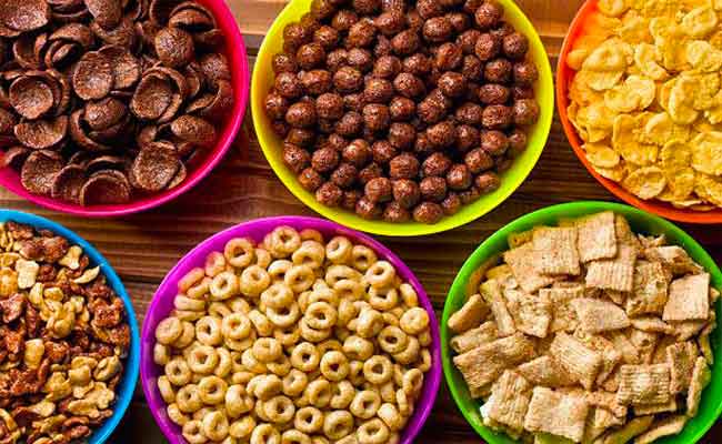 ما هي كمية السكريات التي توفرها حبوب الإفطار؟