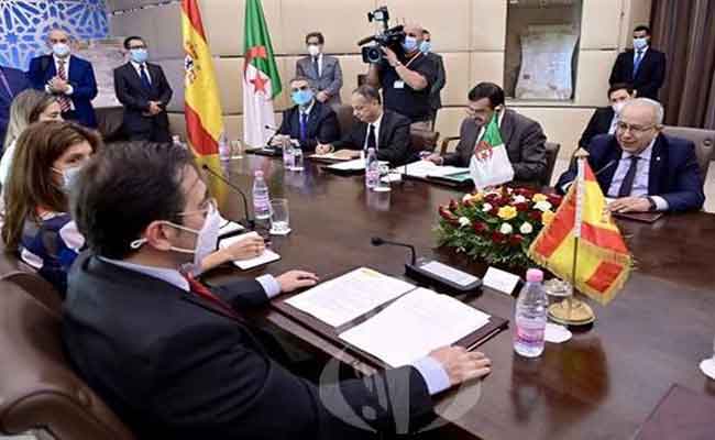 الجزائر و اسبانيا يستعرضان مختلف جوانب العلاقات بين البلدين