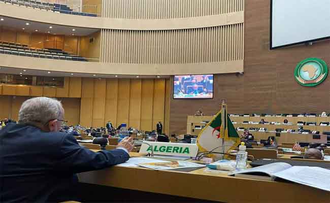 لعمامرة يؤكد أن الجزائر ستساهم في تزويد إفريقيا بلقاح كورونا
