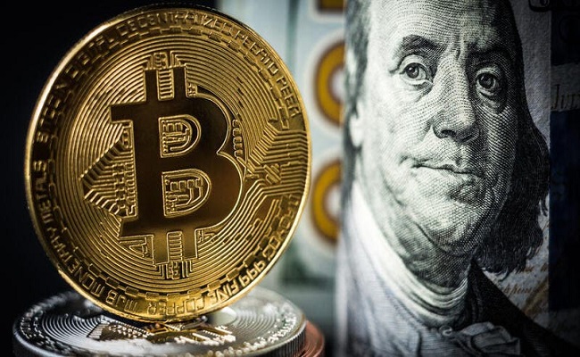 بيتكوين تكسر حاجز الـ65 ألف دولار...