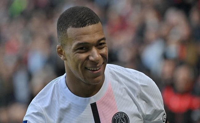 بيريز سيجلب مبابي إلى ريال مدريد...