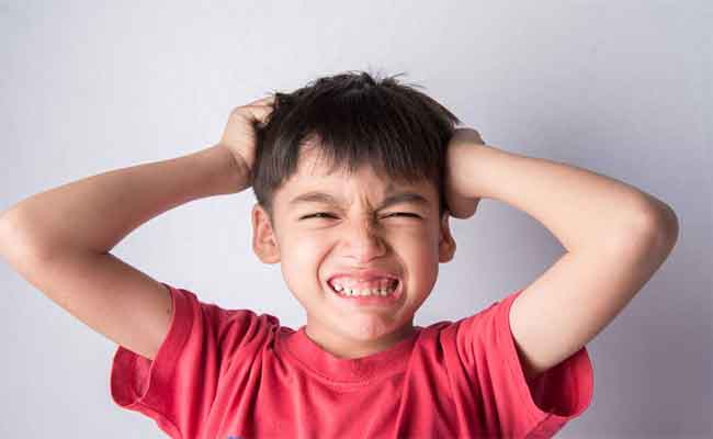 كيف تساعدون طفلكم في السيطرة على غضبه؟