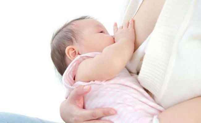 في أي أسبوع من الحمل يتكوّن الحليب في الثدي؟