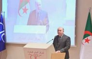 بن عبد الرحمان يؤكد أن الحكومة بصدد مراجعة كافة النصوص القانونية لتكريس صحافة مهنية ومسؤولة