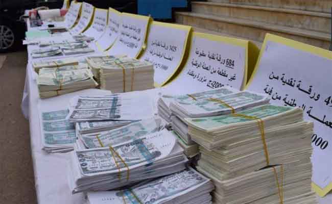 الإطاحة بعصابة إجرامية تحترف تزوير الأوراق النقدية بڨالمة
