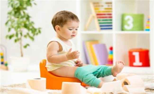بالخطوات...طريقة ولا اسهل لتنظيف طفلكِ من الحفاض!