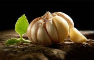 8 أسباب تدفعك لأكل الثوم على الريق...