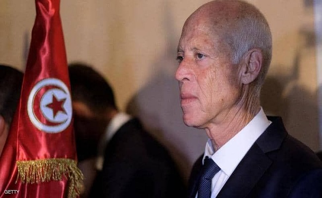 الدولة لا تدار في السهرات والمقاهي