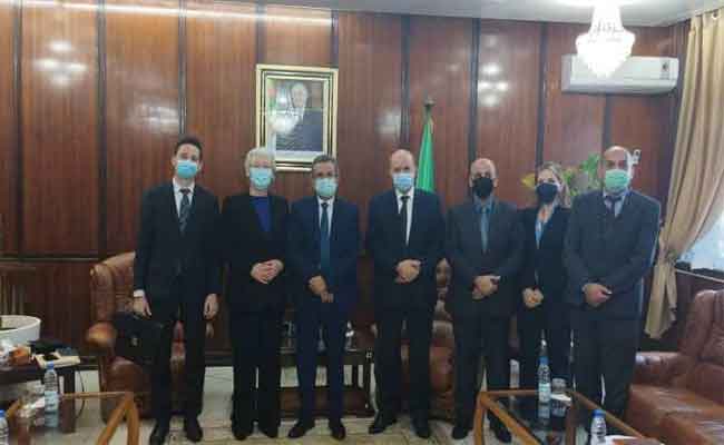 استقبال وزير الصحة بن بوزيد لسفيرة ألمانيا بالجزائر