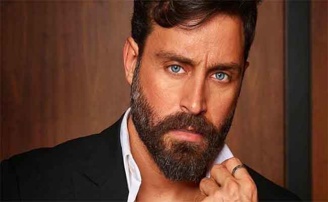 سعد رمضان يغني لأول مرة اللون الخليجي في