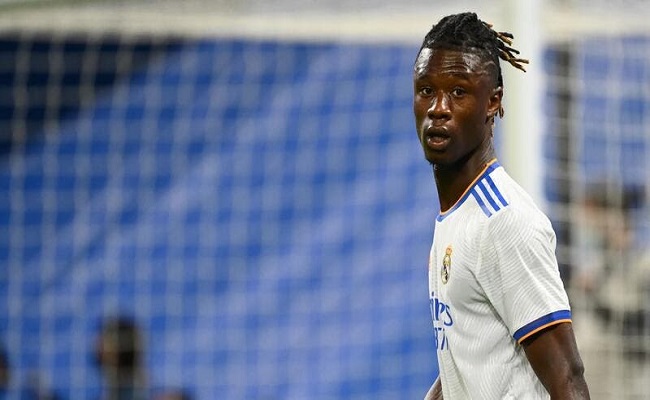 ليفربول يريد ضم كامافينغا...