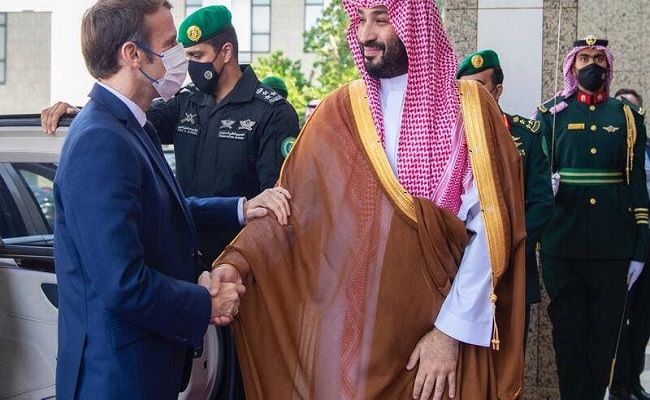 بن سلمان يستقبل ماكرون