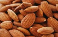 كيف تستفيد الحامل من تناول اللوز يومياً؟