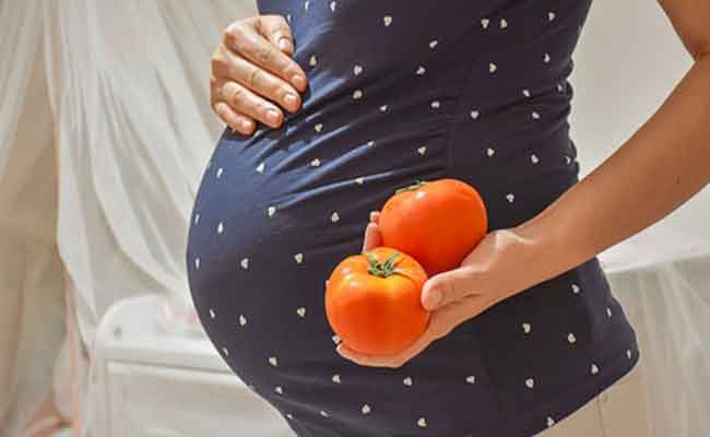 في الشهر الثالث من الحمل...4 أنواع من الأطعمة مفيدة لكِ ولجنينكِ!