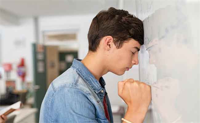 اذا لاحظتم هذه العلامات على طفلكم...فهذا دليل أنّه دخل في مرحلة المراهقة!