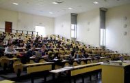 عدة جامعات تعلق الدراسة و تؤجل الامتحانات