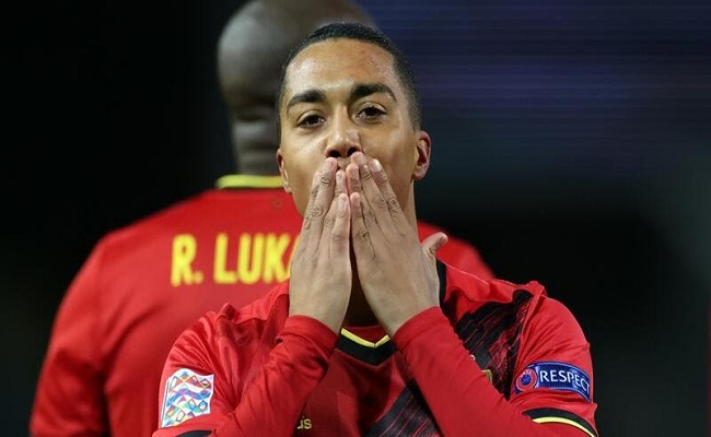 كبار أروبا يتنافسون لضم يوري تيليمانز...