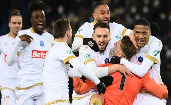 نيس يسقط باريس سان جيرمان من كأس فرنسا....