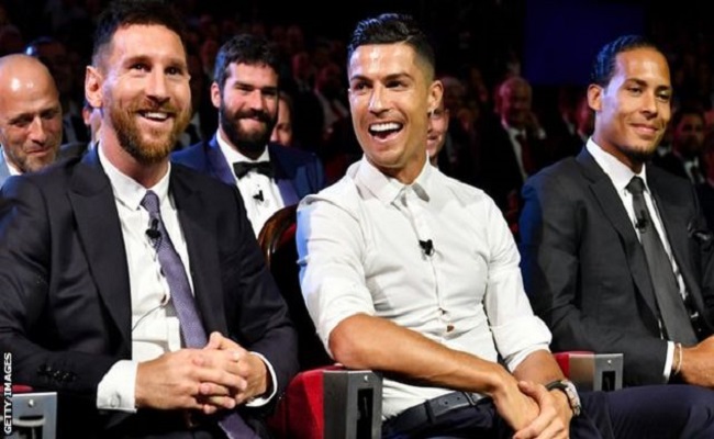هل يجتمع رونالدو وميسي في فريق واحد...