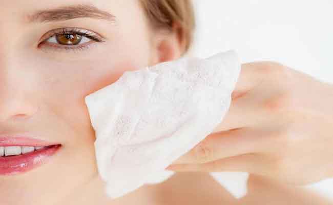 لماذا يجب ان تختاري مناديل ازالة المكياج ذات الجودة العالية فقط؟
