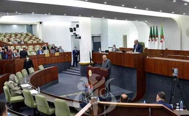 طبي يعرض مشروع قانون انتخاب أعضاء المجلس الأعلى للقضاء و النواب يثمنون...