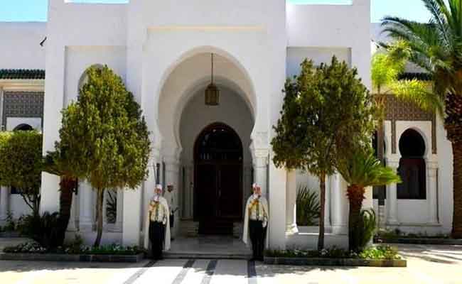 إنهاء مهام وزير النقل عيسى بكاي و تكليف كمال ناصري لتسيير الوزارة بالنيابة