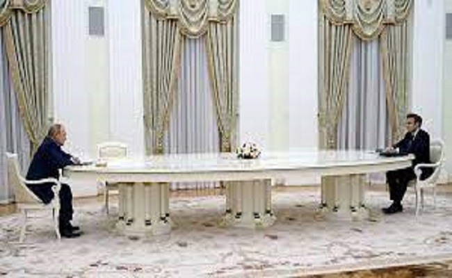 ماكرون يهاتف بوتين لساعتين