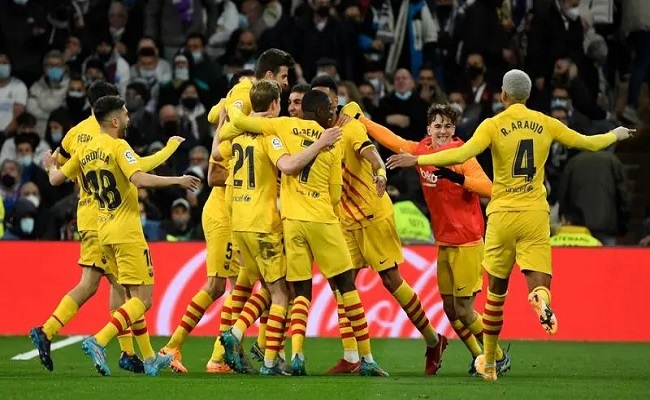 برشلونة يستعد لبيع 8 لاعبين...