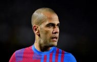 برشلونة يفكر في التضحية بداني ألفيش...