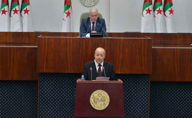 بوسليماني : وزارة الاتصال تعمل على 