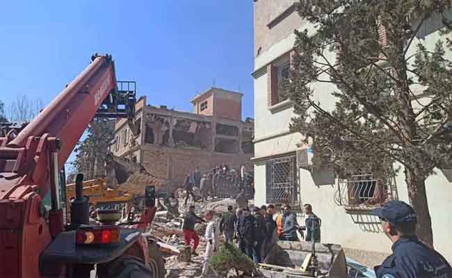 انفجار الغاز بمنزل ببرج بوعريريج يخلف9 قتلى و 17 مصابا و الرئيس يعزي عائلات الضحايا