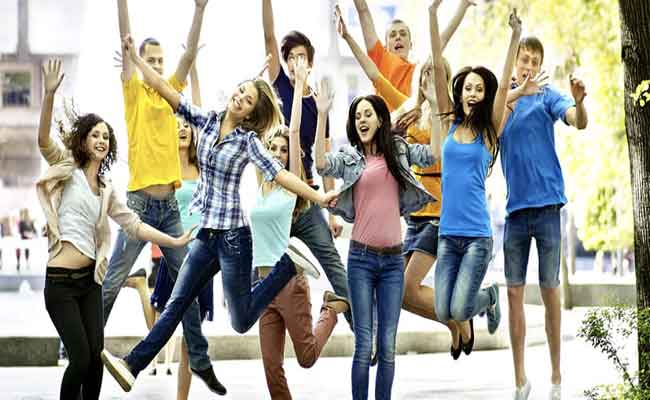 12 نصيحة لتكونوا سعداء خلال مرحلة المراهقة!