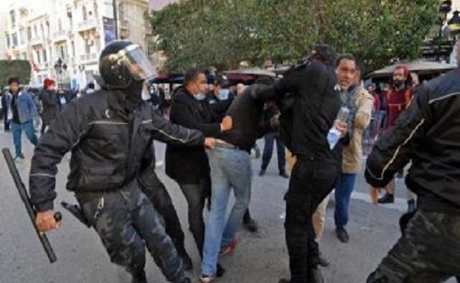 هذه أغرب تهمة بالعالم يلفقها جنرالات الجزائر للمعارضين