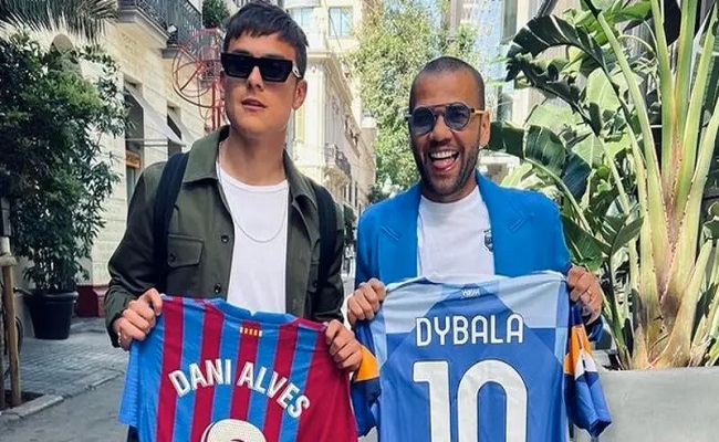 هل سينتقل نجم الأرجنتين إلى برشلونة...