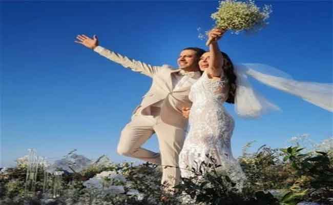 محمد فراج وبسنت شوقي يتوجان قصة حبهما بحفل زفاف على مدار يومين في أجواء صيفية...