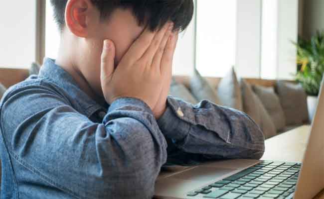 هذه العادات السيئة تؤذي العيون فتجنّبوها...