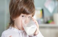 أي خطوات يمكن أن تقومي بها لتقوية عظام طفلكِ؟