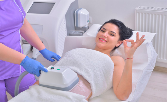تقنية تجميد الدهون ليست خطيرة...وإليكم أبرز فوائدها!