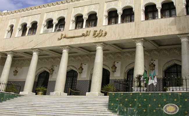 تكوين الجزائر إطارات من إدارة السجون الليبية