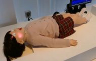 روبوت فتاة لطلاب طب الاسنان...