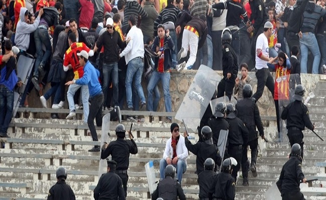 ظاهرة الشغب تعود للملاعب التونسية