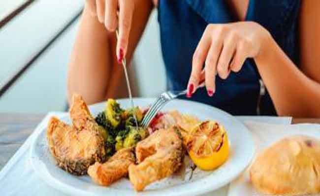 الأطعمة المقلية تضرّ كثيراً بصحتكِ خلال الحمل...لماذا يجب أن تتجنّبيها؟