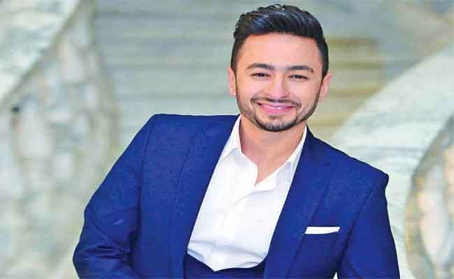 حمادة هلال يغني للعرسان الجدد
