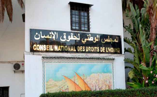 استقبال رئيس المجلس الوطني لحقوق الإنسان للسفير الفرنسي بالجزائر
