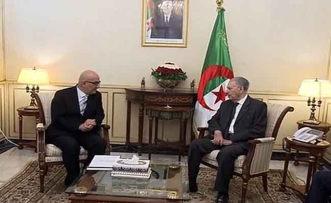 استقبال قوجيل لللأمين العام للمحافظة السامية للأمازيغية