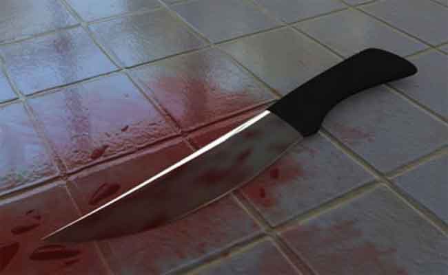 كهل ينهي حياة زوجته و يصيب ابنته بطعنات قاتلة بسطيف