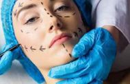 هوس المراهقين بعمليات التجميل ظاهرة خطيرة...إليكم أسبابها