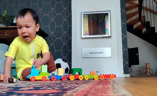 بدلة ذكية تتابع التطور الحركي والعصبي للأطفال...