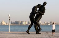 شبهوه بالترويج لعبادة الأصنام وقال آخرون إنه يشجع على العنف...