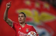 ليفربول يوافق على شراء نونيز...